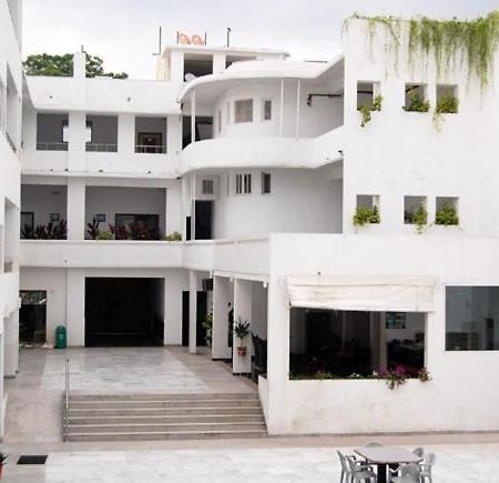Alka Hotel Udaipur Bagian luar foto